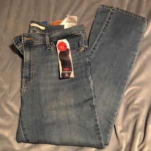 Levi Perfect Rise Ankle Slimming Jeans *BRAND NEW*